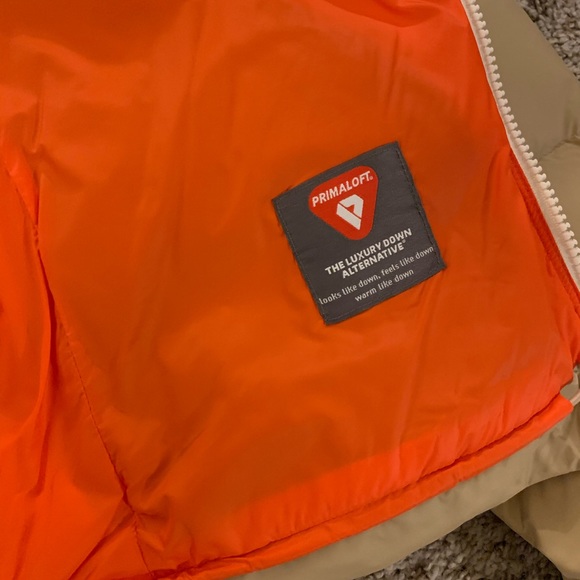 Women’s Gap puffer jacket - Picture 4 of 5